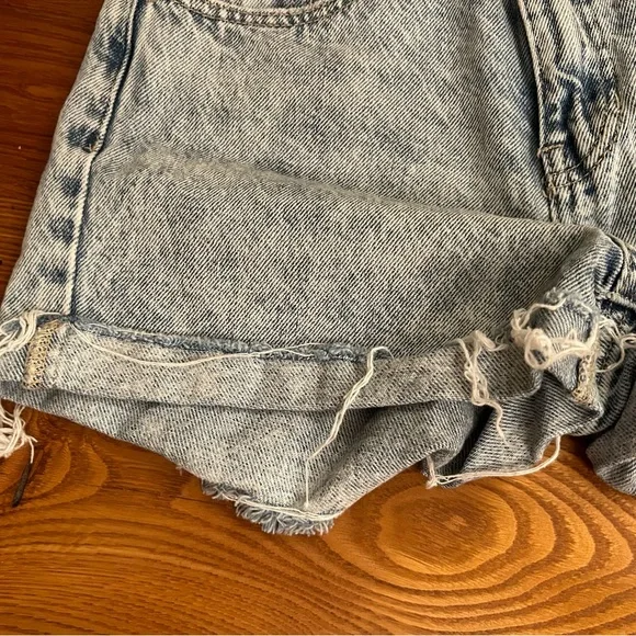 Pac Sun mom short cuffed raw hem size 25 jean denim shorts - Picture 2 of 8